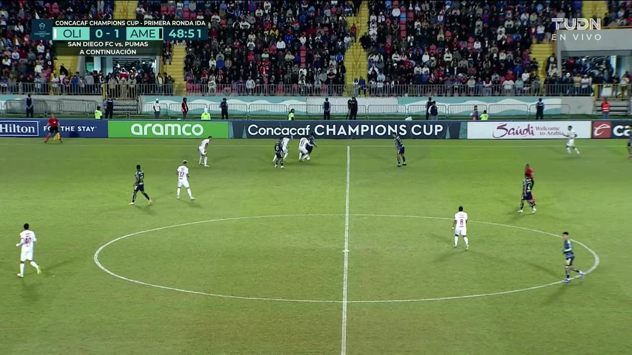 ¡GOL!  anota para Club Deportivo Olimpia. Jorge Álvarez