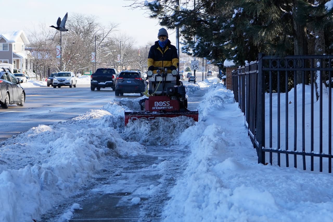 El 
<a href="https://www.univision.com/local/chicago-wgbo/intenso-frio-recomendaciones-clave-para-calentar-tu-hogar-sin-peligro" target="_blank">frío extremo</a> puede provocar 
<b>hipotermia</b>, cuyos síntomas incluyen escalofríos intensos, confusión, dificultad para hablar, cansancio extremo y pérdida de coordinación.