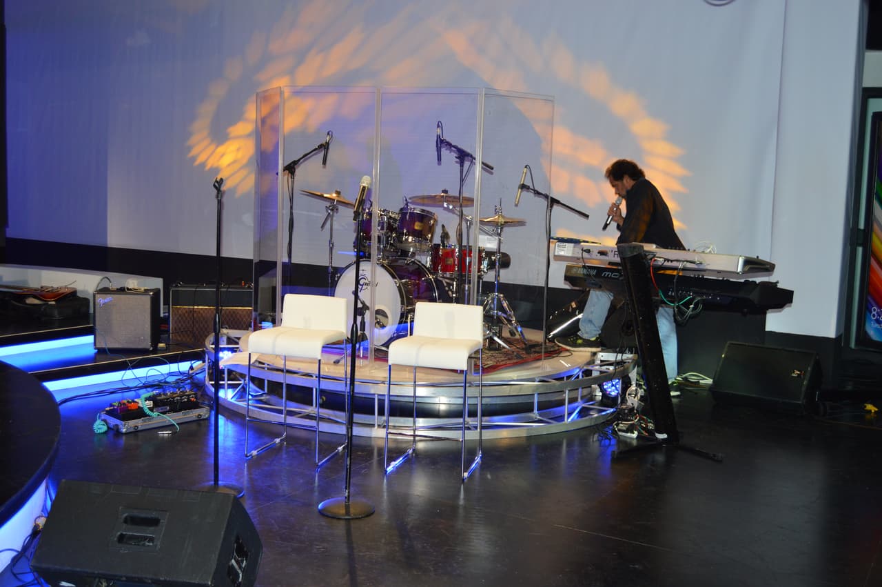 Así transcurrieron parte de las grabaciones del especial con Silverio Pérez y Suzette Bacó.