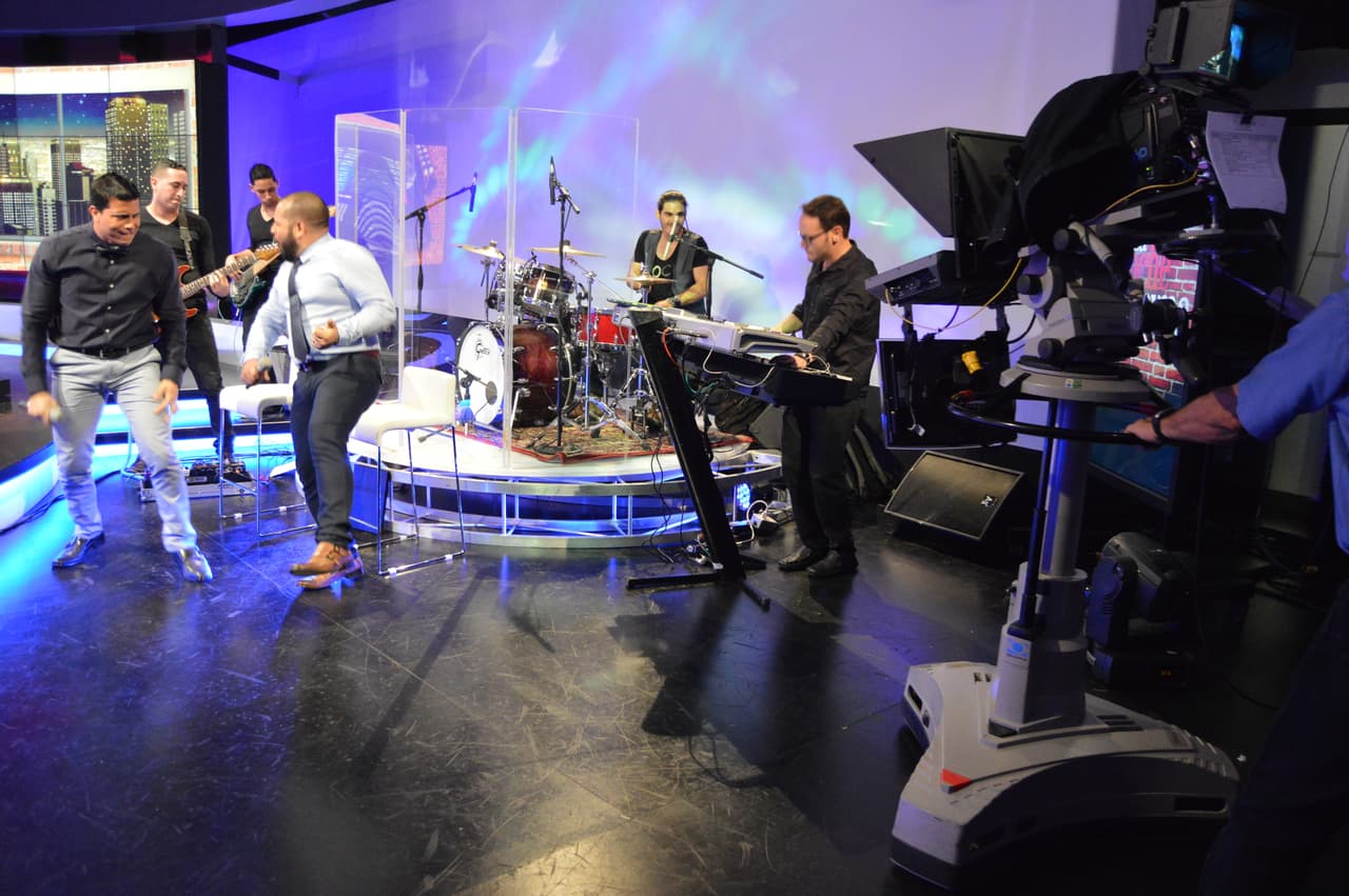 Así transcurrieron parte de las grabaciones del especial con Silverio Pérez y Suzette Bacó.