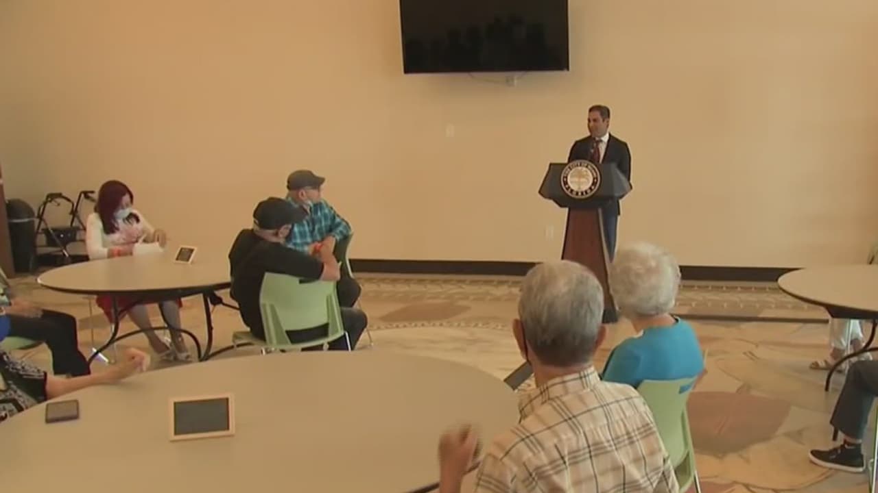 “¡Por fin!”: anuncian la reapertura de cuatro comedores en Miami a los que asistirán cientos de ancianos