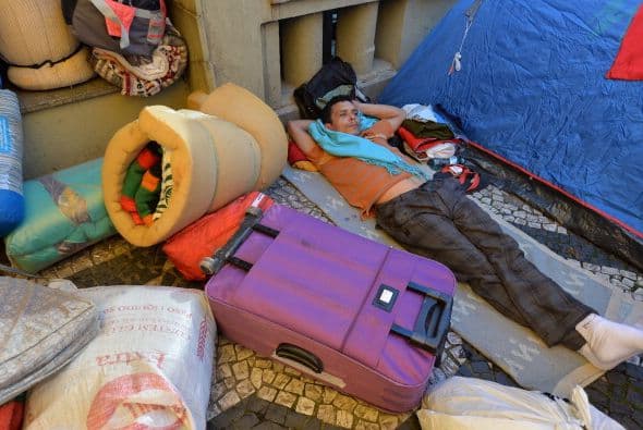 Un miembro del Movimiento de los Trabajadores Sin Techo se instaló en protesta en una calle de Sao Paulo.