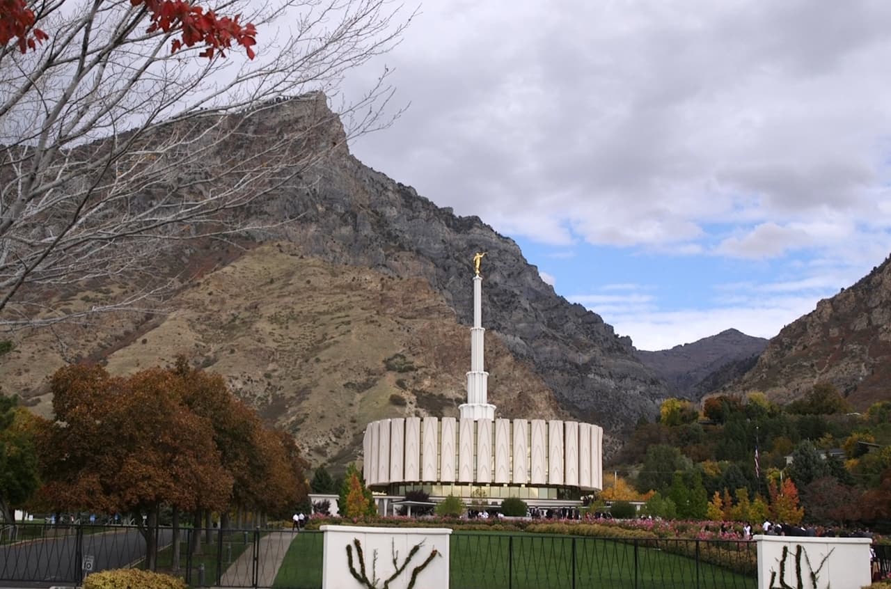 Vista del templo mormón de Provo, en Utah.