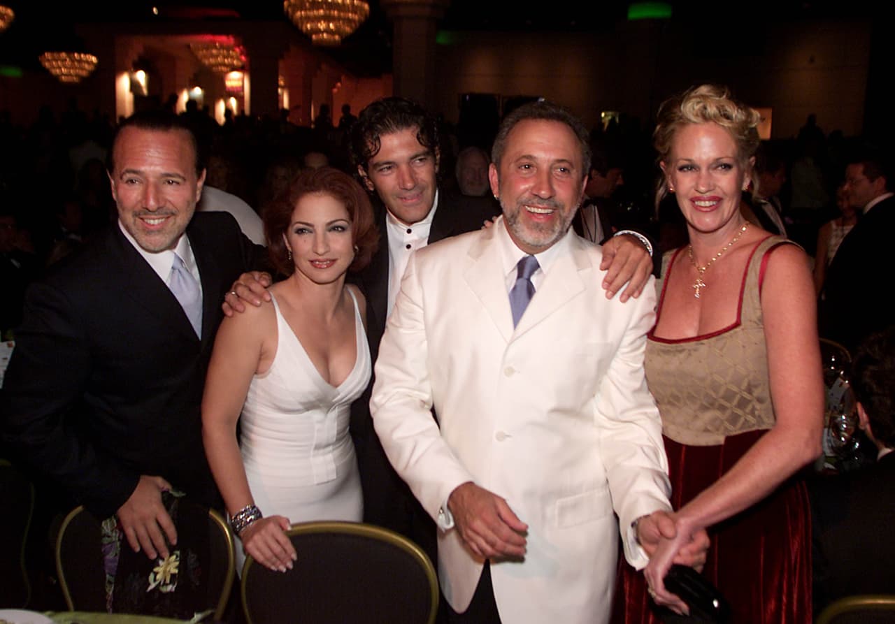 Emilio Estefan
<br>Año: 2000