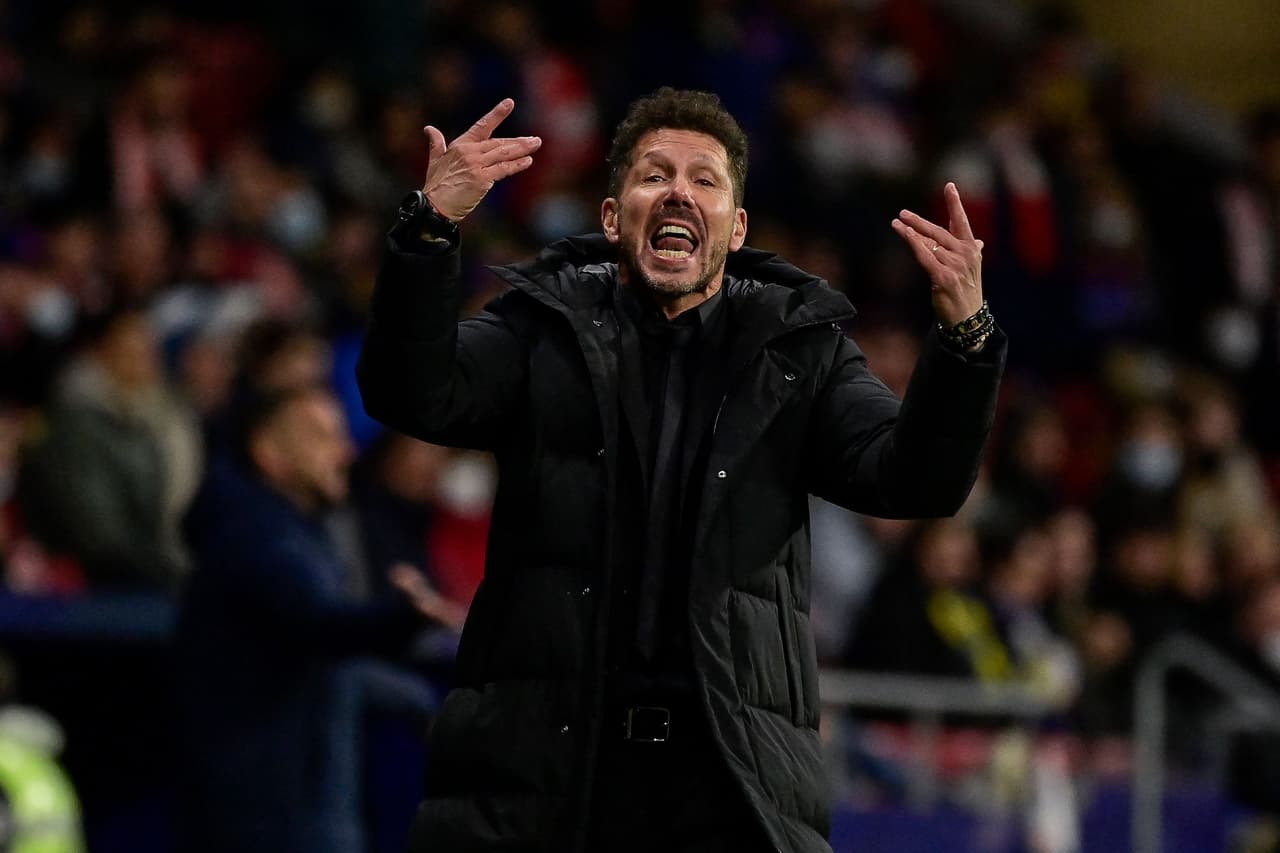 'Cholo' Simeone no solo daba indicaciones, también animaba a la grada.