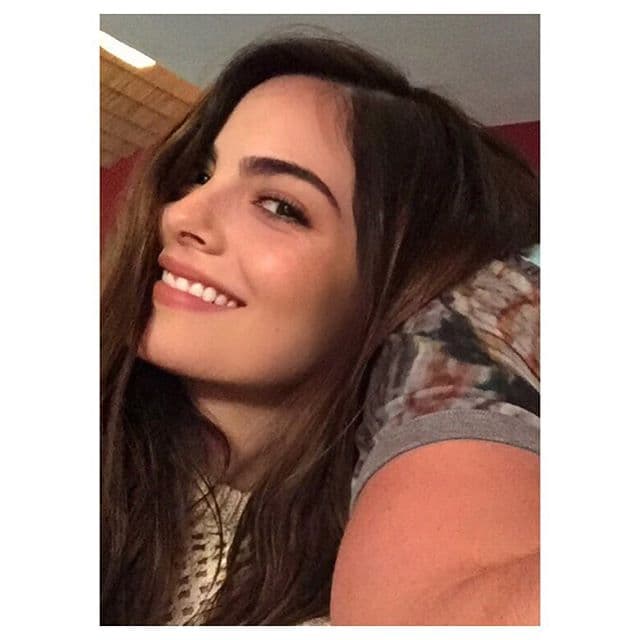 Compartió lindas fotos de su viaje, como esta, en la que se le ve muy relajada.