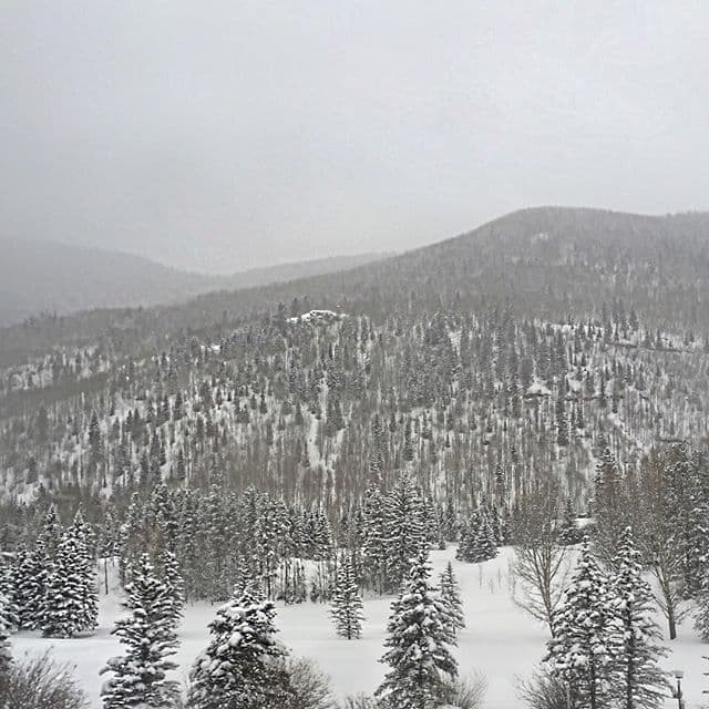 Ojalá que la modelo este muy calientita para que no pesque un resfriado.