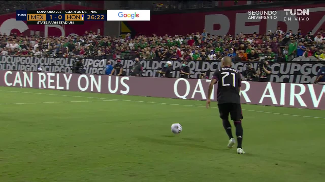 ¡GOL!  anota para México. Rogelio Funes Mori