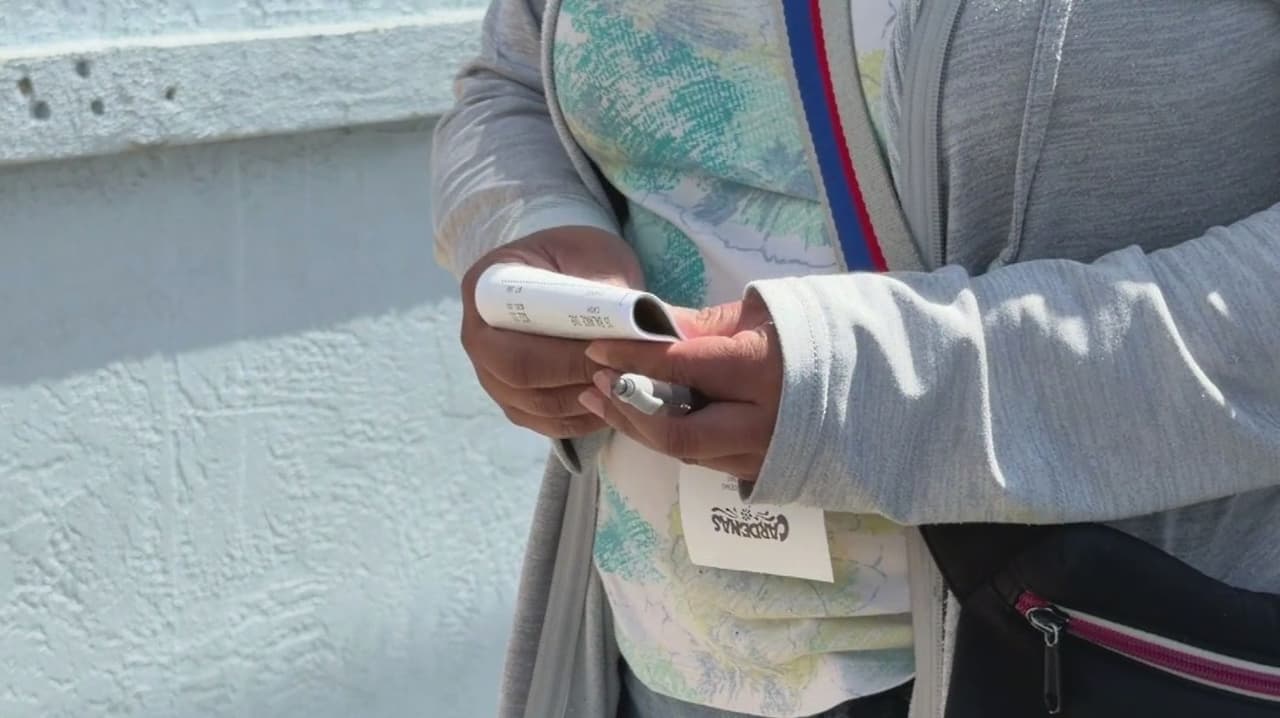 Estafa de lotería en Oakland: televidente pierde miles tras engaño con "premio" para indocumentados