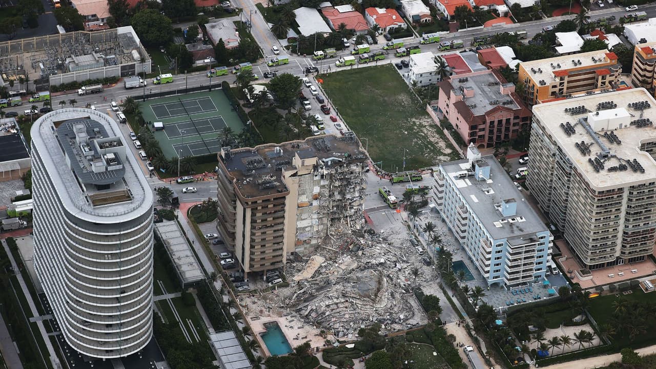 Aprueban un acuerdo de venta del terreno donde estaba el edificio que colapsó en Surfside