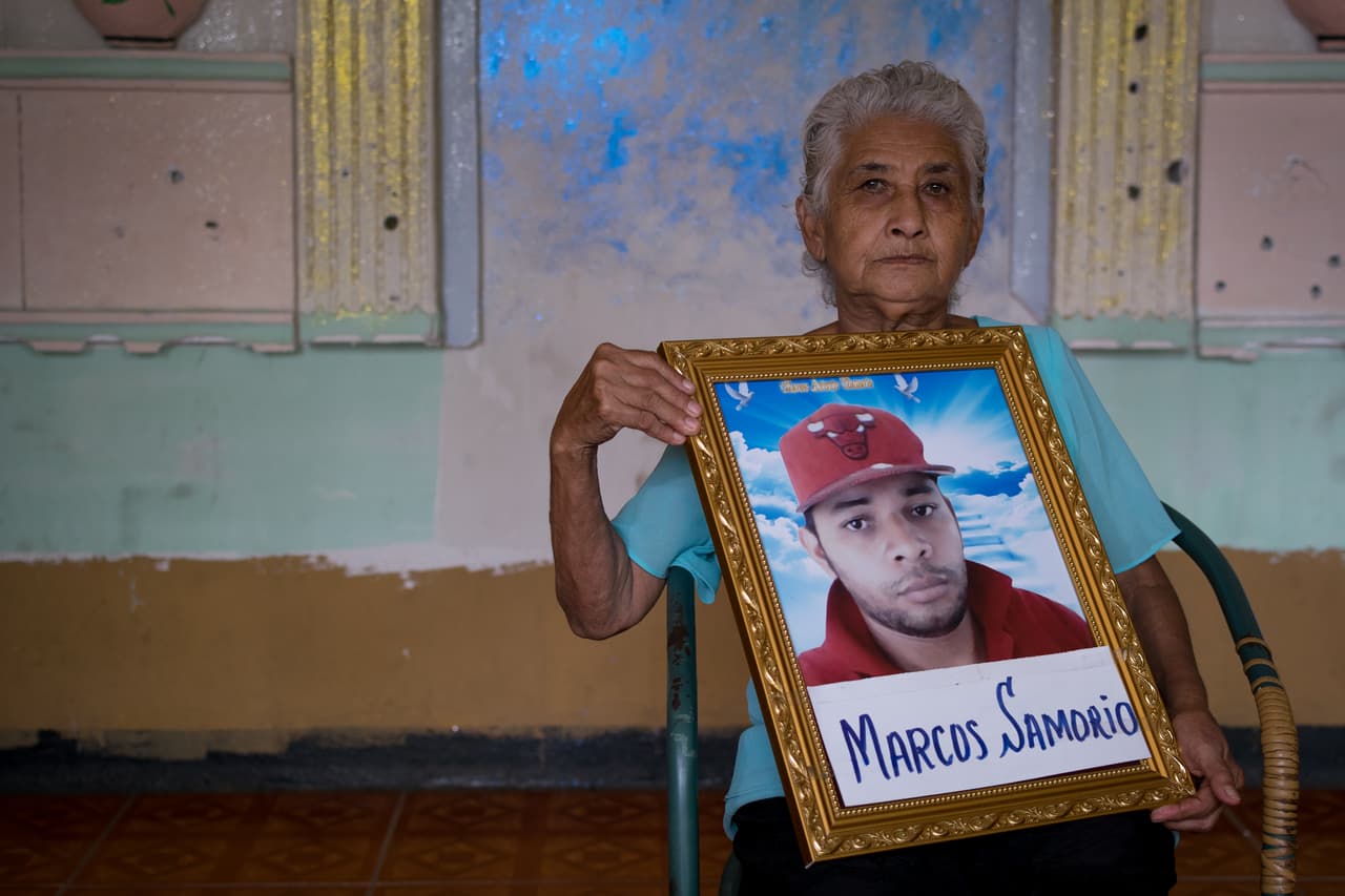 <b>Francisca Torrez es otra abuela-madre. </b>Las circunstancias la obligaron a criar a su nieto Marco Antonio Samorio Anderson. Ella buscó por varios días a Marco, quien estaba desaparecido. El joven apareció el 24 de abril en la morgue del Instituto de Medicina Legal.