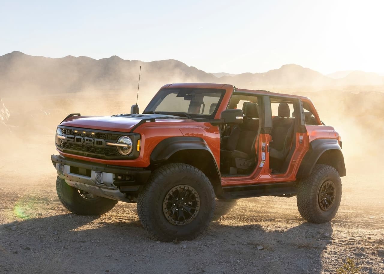 Ford recientemente presentó a la nueva integrante en su familia de SUVs: la Ford Bronco Raptor 2022.