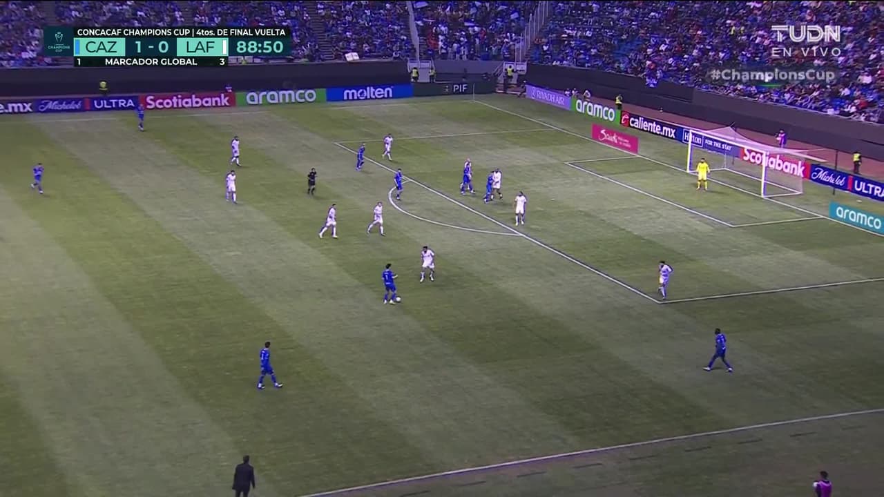 ¡TIRO ATAJADO! disparo por Agustín Palavecino.