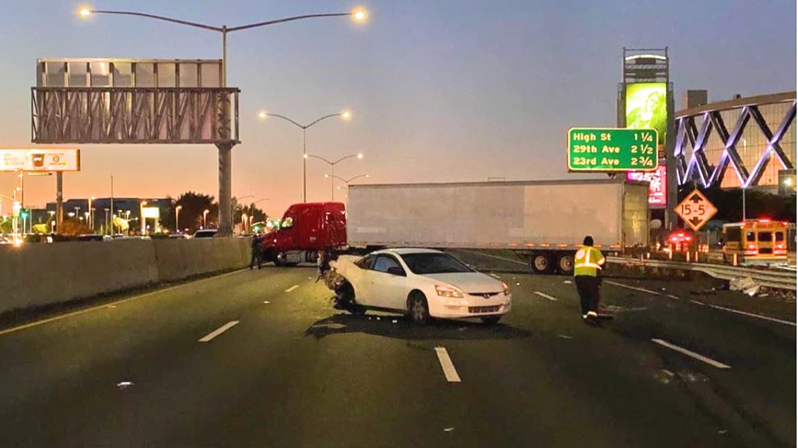 Reabren todos los carriles de la autopista I-880 en Oakland tras choque de tráiler