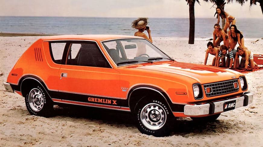 <h3 class="cms-H3-H3"><b>AMC Gremlin</b></h3>
<br>
<br>Un Gremlin es una criatura mitológica de naturaleza malévola y capaces de sabotear todo tipo de maquinaria. Cuenta la historia popular que su existencia podía explicar las caídas de aviones u otro tipo de accidentes. Por otro lado, están las películas Gremlins (1984) y Gremlins (1990) que muestran otra versión de unas criaturas malvadas. De igual manera, es un término para nada bueno. 
<br>