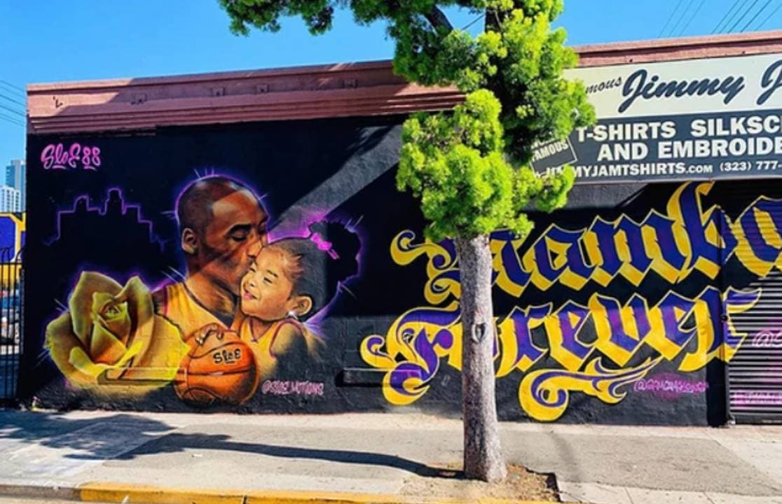 Las calles de las principales ciudades de los Estados Unidos se adornan con las asombrosas muestras de amor para la leyenda de la NBA.