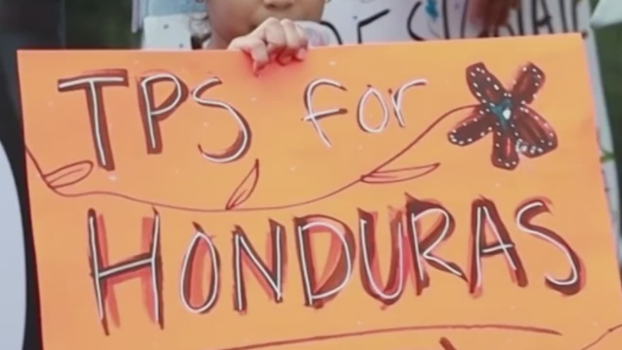 “Es como un balde de agua helada”: reacciones sobre el fin del TPS para hondureños y nicaragüenses