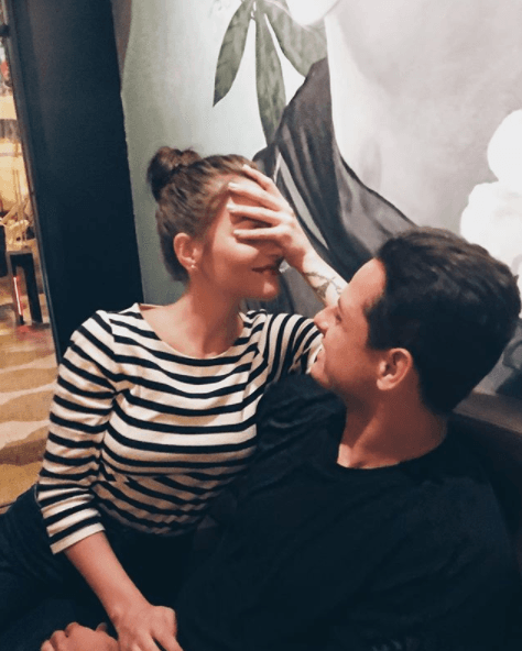 A principios de agosto de 2017, fue el mismo 'Chicharito' quien compartió esta instántanea con sus seguidores en la que aparece Andre Duro. En la publicación se puede leer: "Pensarán y dirán lo que quieran, pero hay algo muy claro: no puedo dejar de verla...".