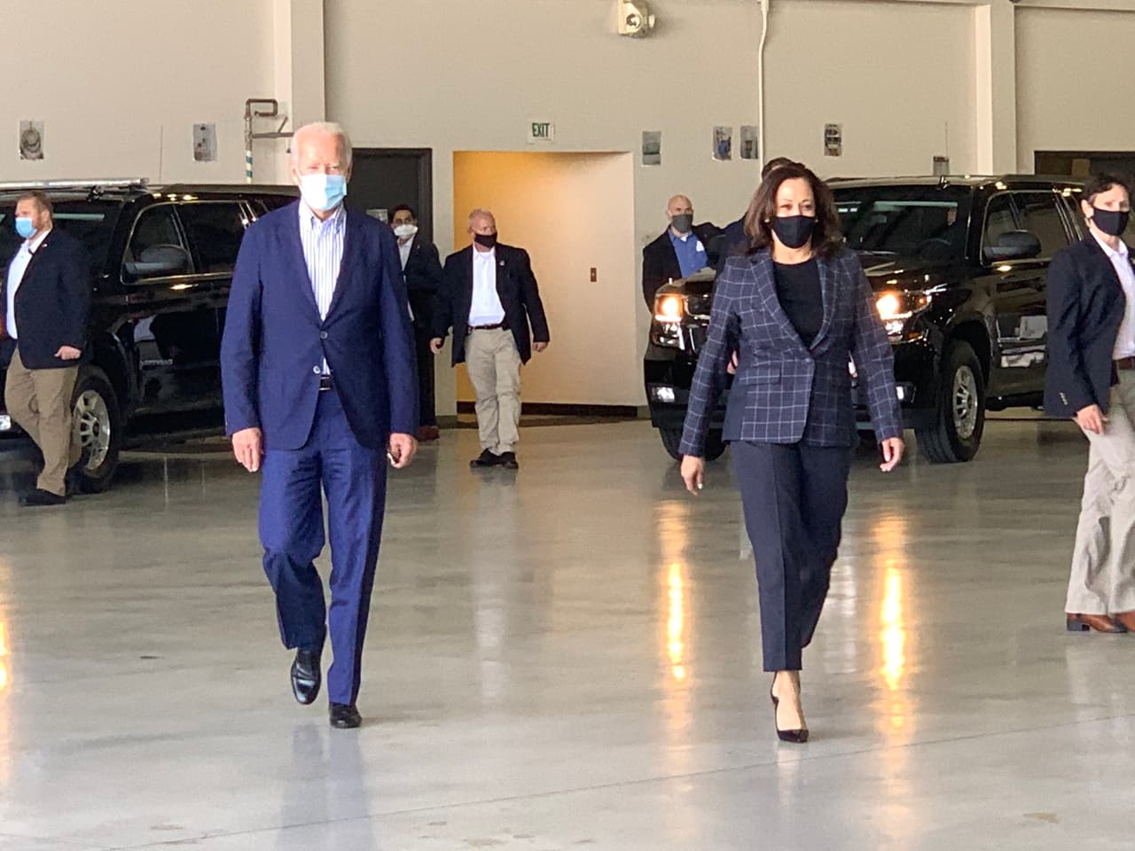 El vicepresidente y candidato demócrata Joe Biden y la senadora Kamala Harris hablaron del intento de secuestro de la gobernadora de Michigan, la elección del juez a la Corte Suprema y del próximo debate, entre otros temas.