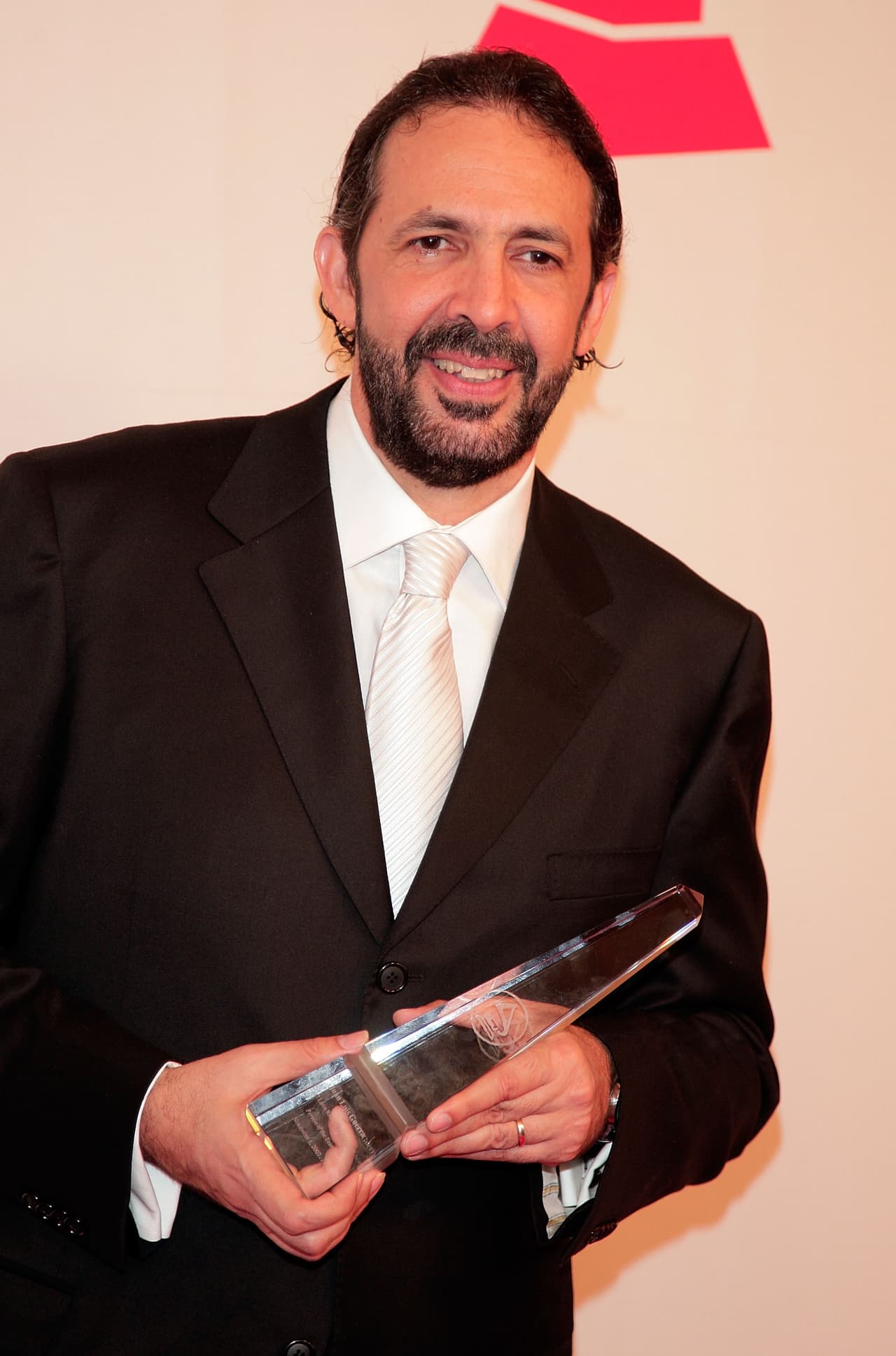 Juan Luis Guerra dedicó su premio a Persona del Año a República Dominicana, su país natal.