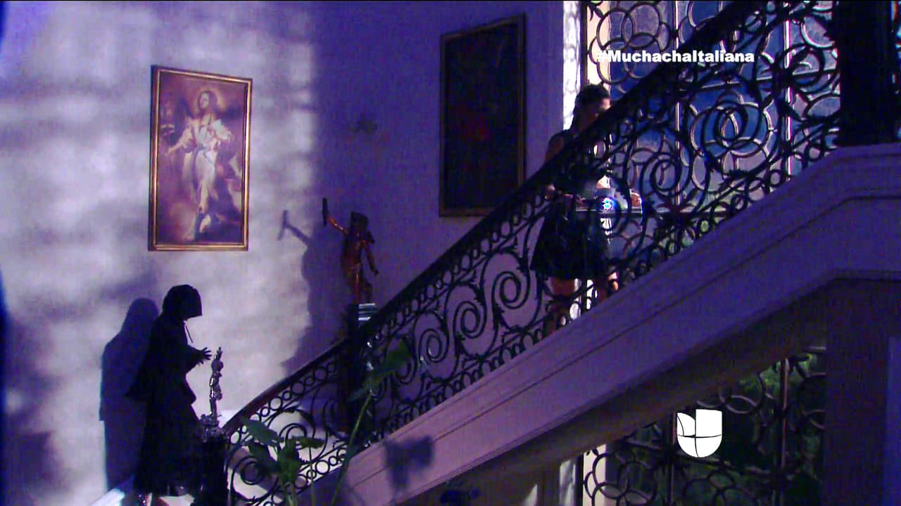 ¡Cuidado Fiorella! Algo muy extraño está pasando.