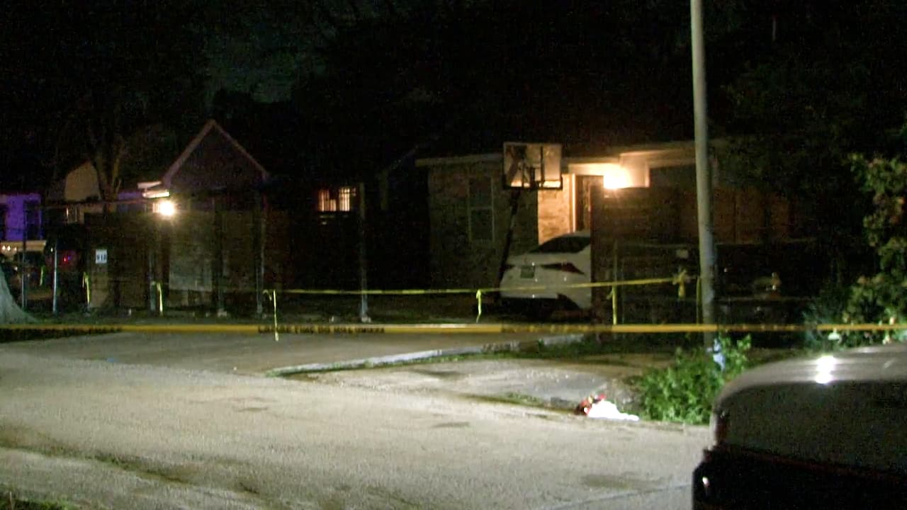 Muere baleado hispano de 17 años cuando salía de una camioneta en el noreste de Houston