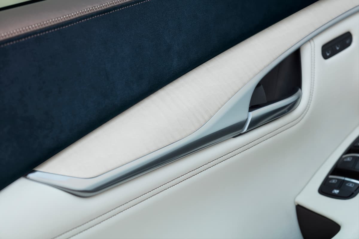 <b>Infiniti QX50 2019</b>
<br>Los interiores son elaborados a mano y la calidad, texturas y colores de los materiales son destacables.