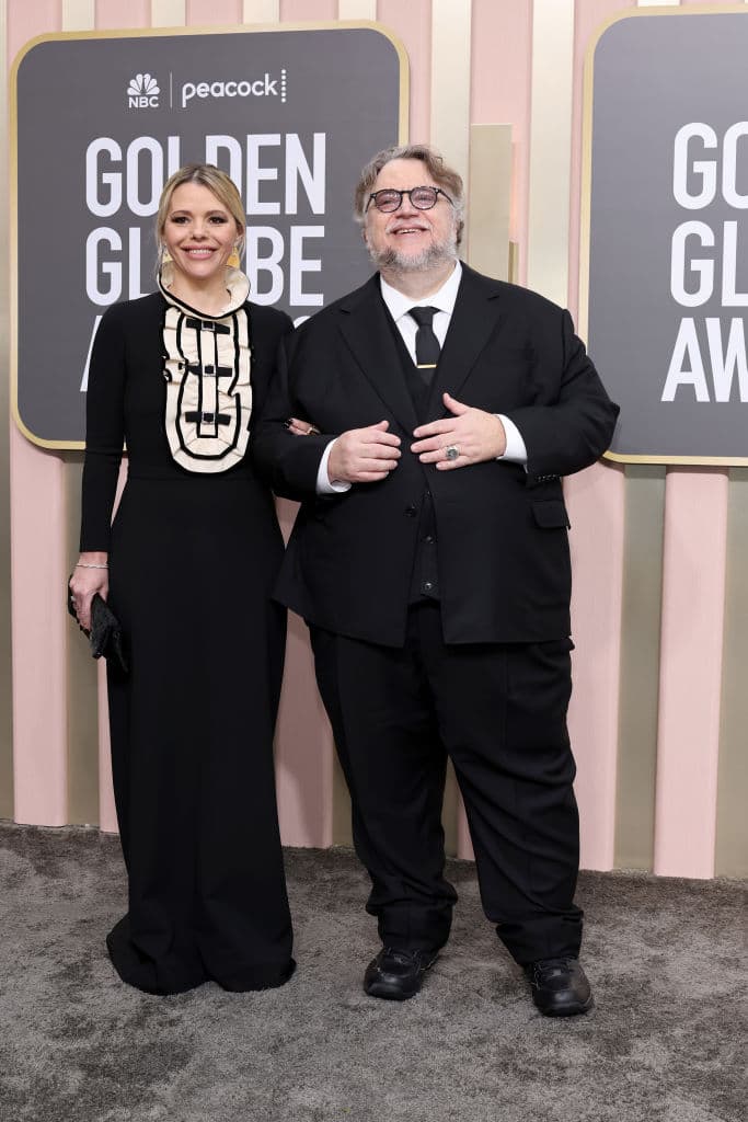 El multipremiado director y productor mexicano, 
<b>Guillermo del Toro</b>, llegó acompañado de su esposa 
<b>Kim Morgan</b>. 
<br>