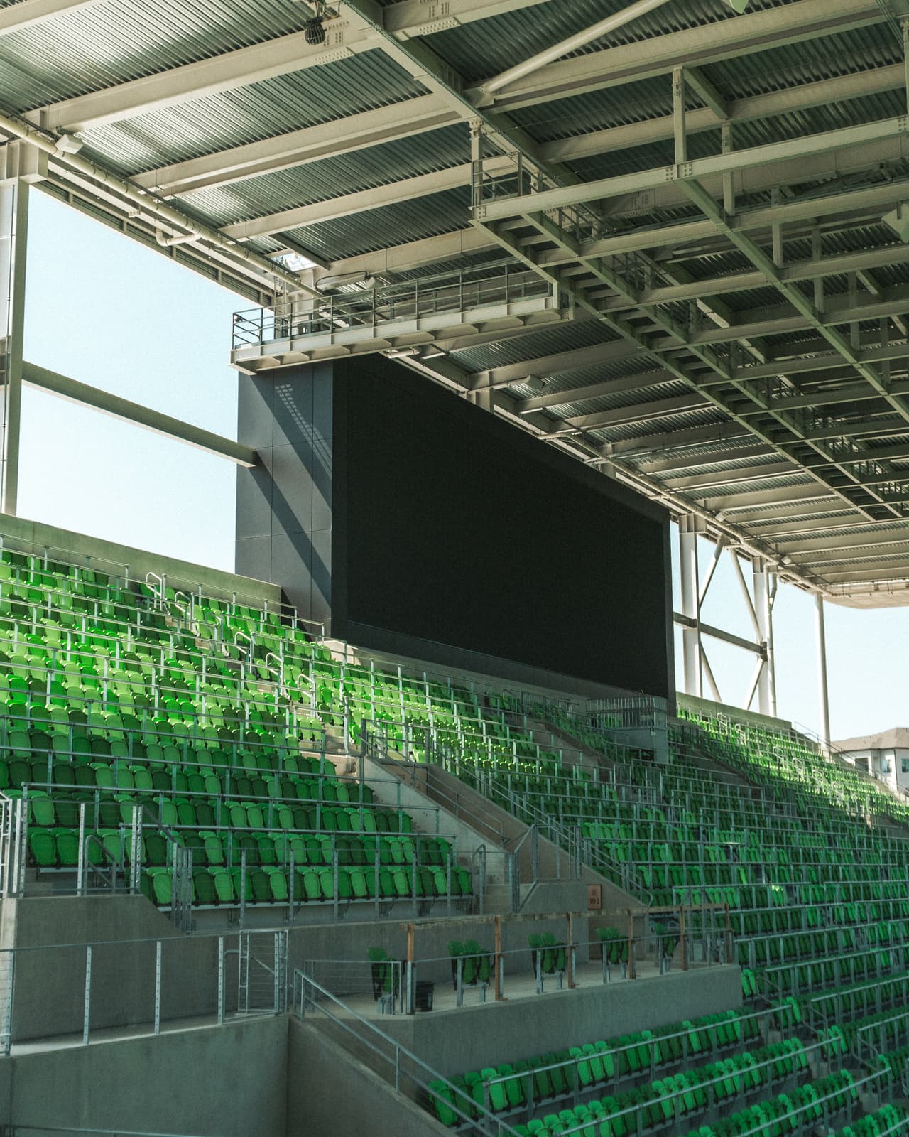 Se alienta a los fanáticos interesados en asistir a los partidos en casa del Austin FC a unirse a la Membresía de la Lista de Espera 2022, que brindará acceso a la venta anticipada de entradas para partidos individuales para los partidos en casa de la MLS de la temporada regular para la temporada 2022 el jueves 16 de diciembre.