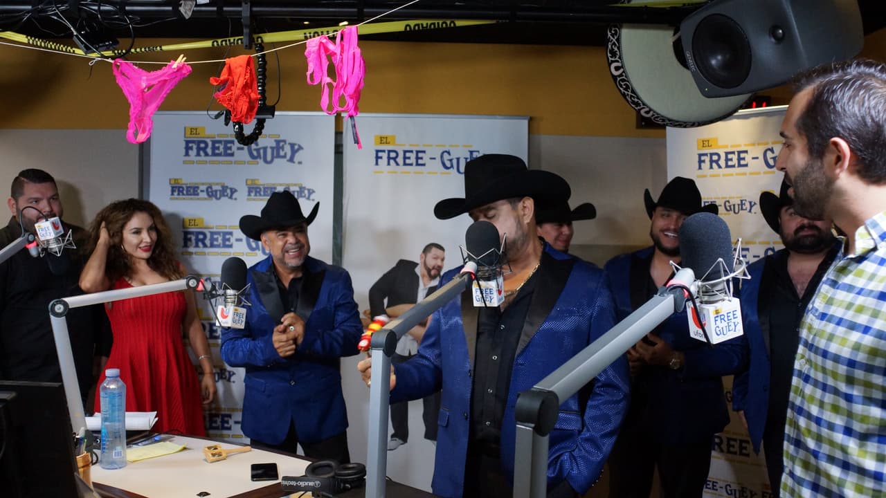 Los tres locutores se la pasaron 🎶 "fine, fine, fine, very good, very good, very good, very, very, very, very good" 🎶 con Los Rieleros de Norte.