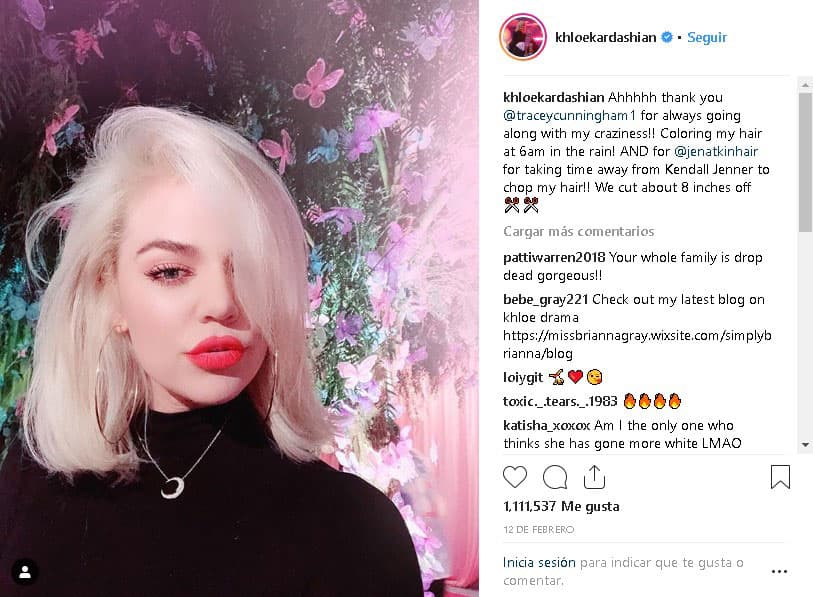 Resulta que la empresaria, días atrás, había publicado una imagen con 
<b>un look muy parecido</b>. Además de que ambas tienen el mismo corte y un tono similar en el cabello.