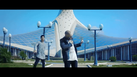 <b>ANDAS EN MI CABEZA - CHINO Y NACHO CON DADDY YANKEE</b>
<br>En unos cuantos meses, está rompiendo récords con más de 680 millones de visitas en Vevo y YouTube. ¡Imparable!