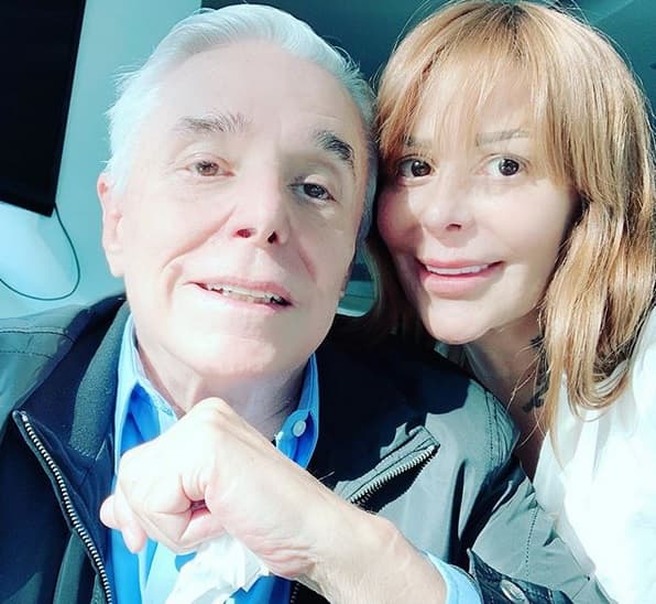 "Llevo ocho años con esto, cada vez es menos", dijo la hija de Silvia Pinal y Enrique Guzman, "pero
<b><a href="https://www.univision.com/shows/despierta-america/alejandra-guzman-mueve-la-cadera-mejor-que-antes-de-sus-operaciones-video" target="_blank">esta enfermedad es dura</a></b>, así que también yo soy dura con ella".
<br>