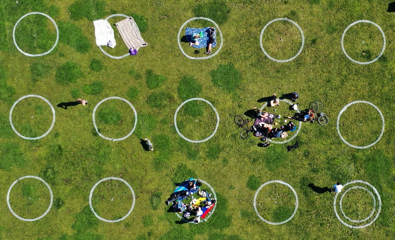 Los residentes de San Francisco celebraron la medida y, por lo menos en su primer día, respetaron las reglas de distanciamiento social.