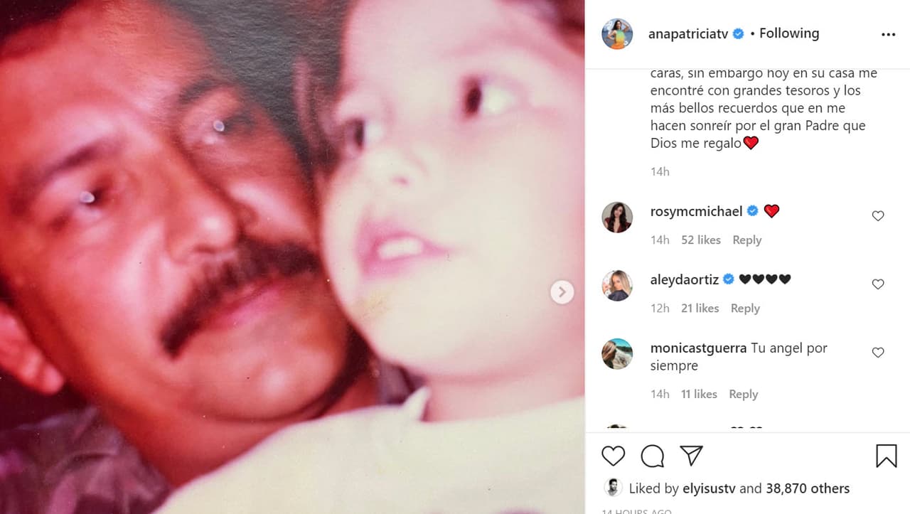 Entre esos otros "tesoros" invaluables aparecieron más fotos de ella con su papá.
