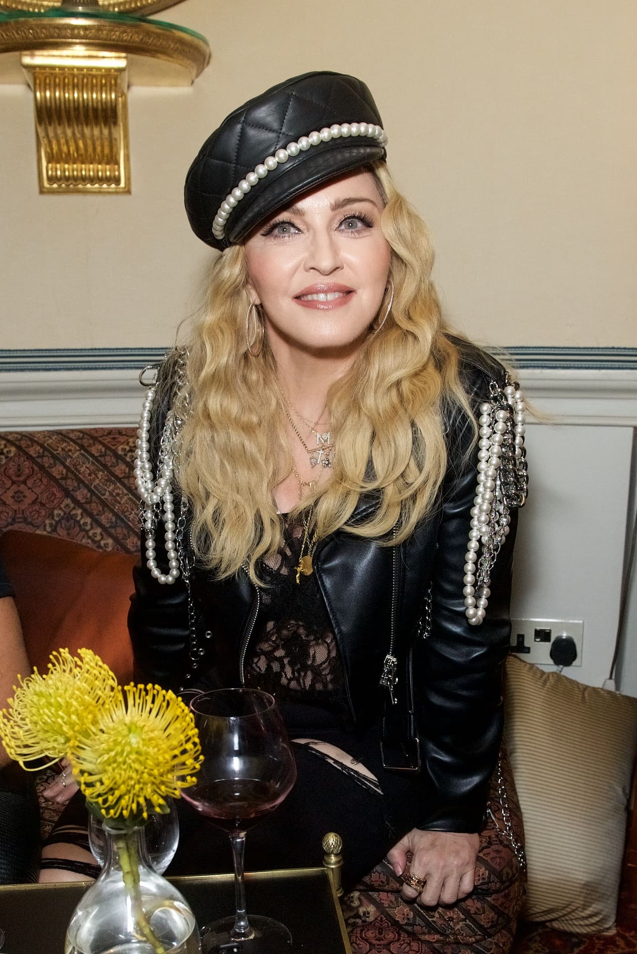 Con eso fue suficiente para que llevara al banco más de 
<b>76.5 millones de dólares</b> sumados a su extensa fortuna.