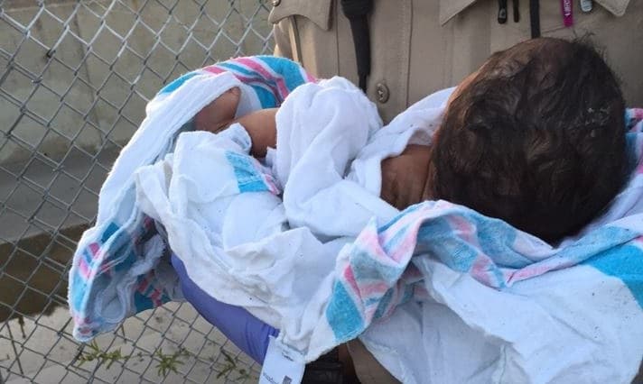 Rescatan a una recién nacida que fue enterrada viva en Compton