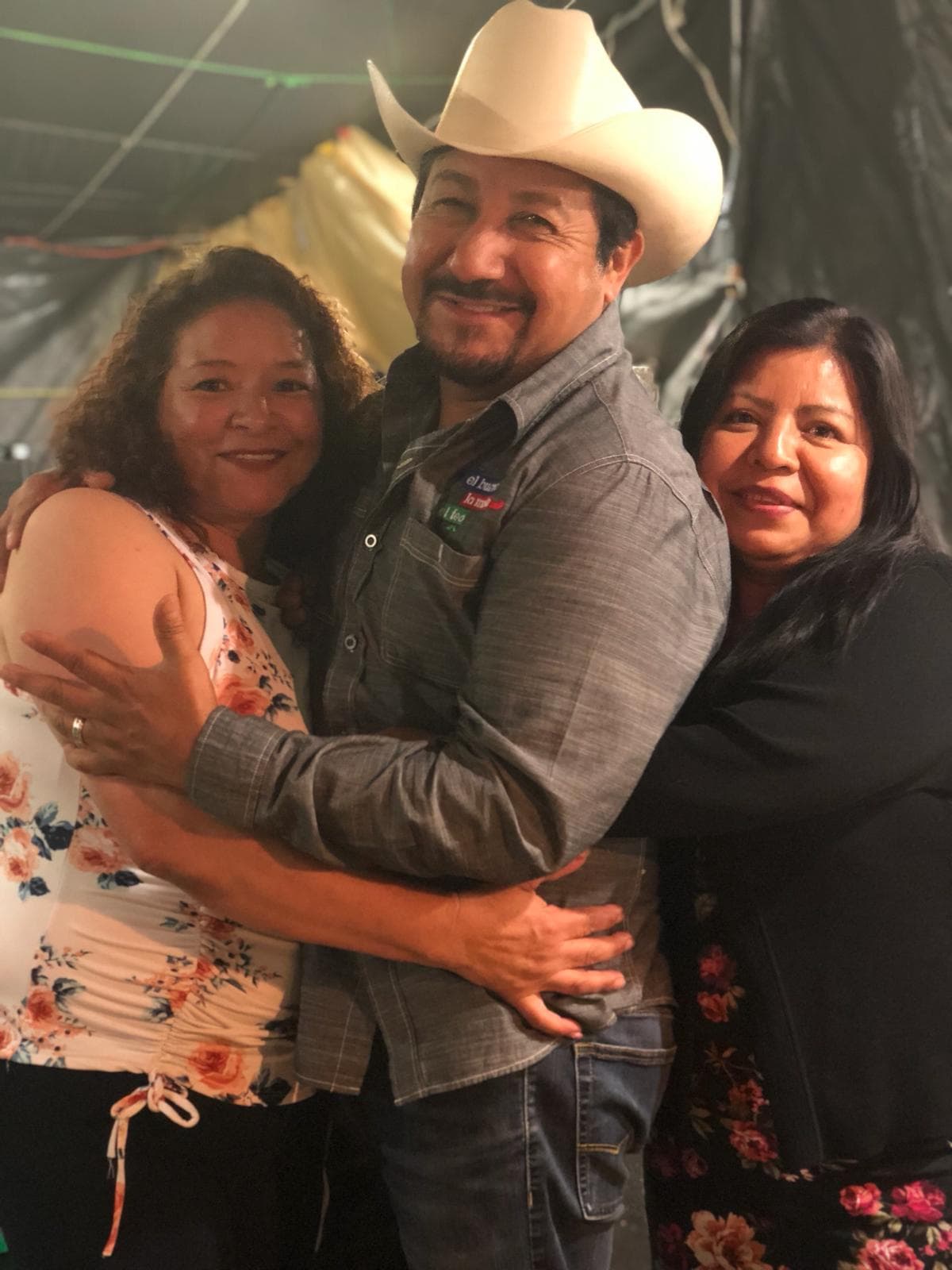 Después de ese baile, quedó la foto del recuerdo en un 'sandwich'.