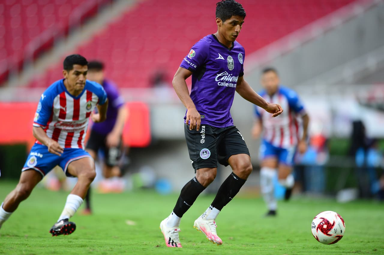 Los embates del conjunto mazatleca no tenían profundidad. Tuvieron que pasar 70’ para que probaran tiros a media distancia.
