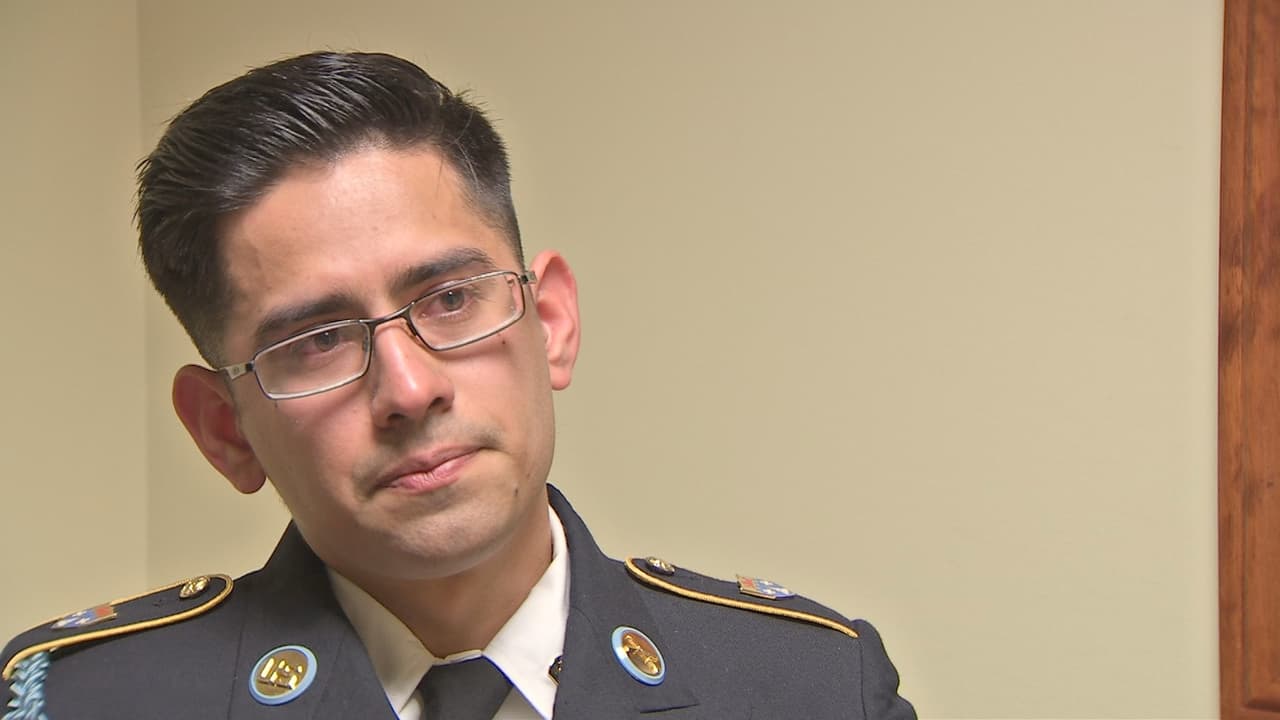 “Ya está la migra afuera de mi casa, te amo”: la última llamada que recibió un soldado estadounidense de su padre antes de ser deportado