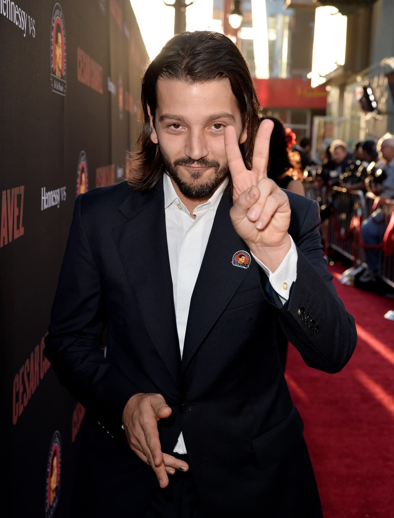 Un intérprete más joven sería Diego Luna, mega cotizado en estos momentos en Hollywood.