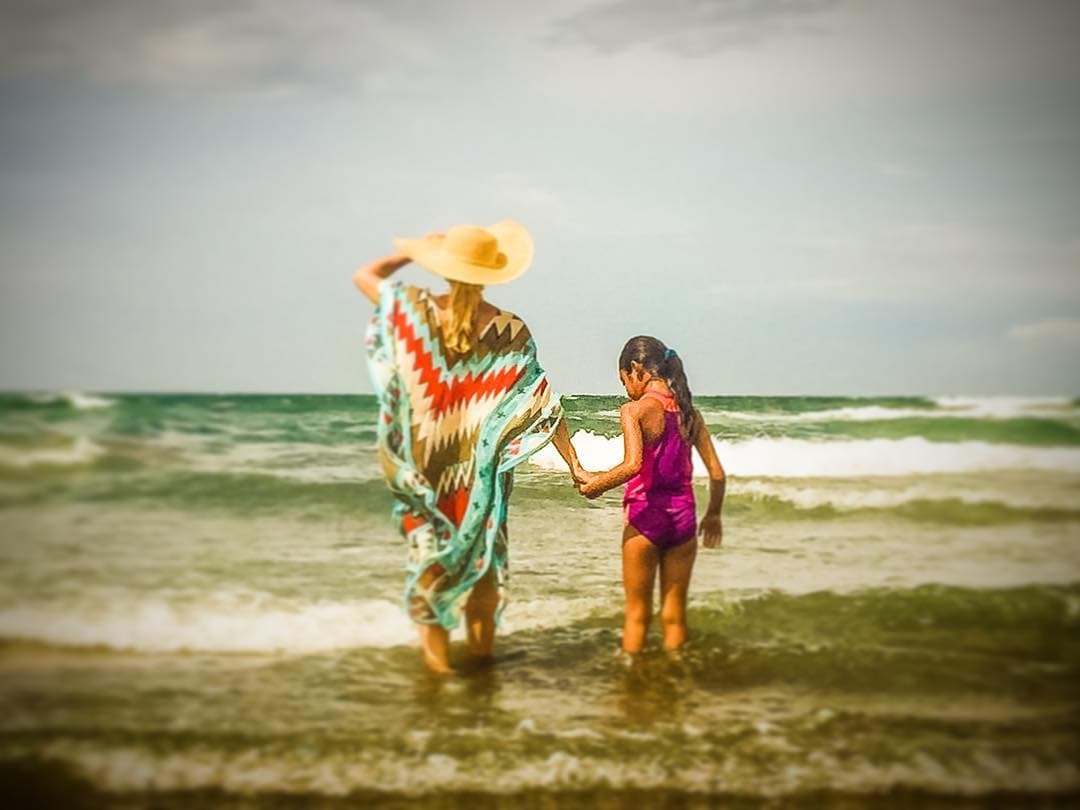 La cantante ha sido abierta con su hija respecto al tema de la adopción. Camila sabe que Yuri no es su mamá biológica.