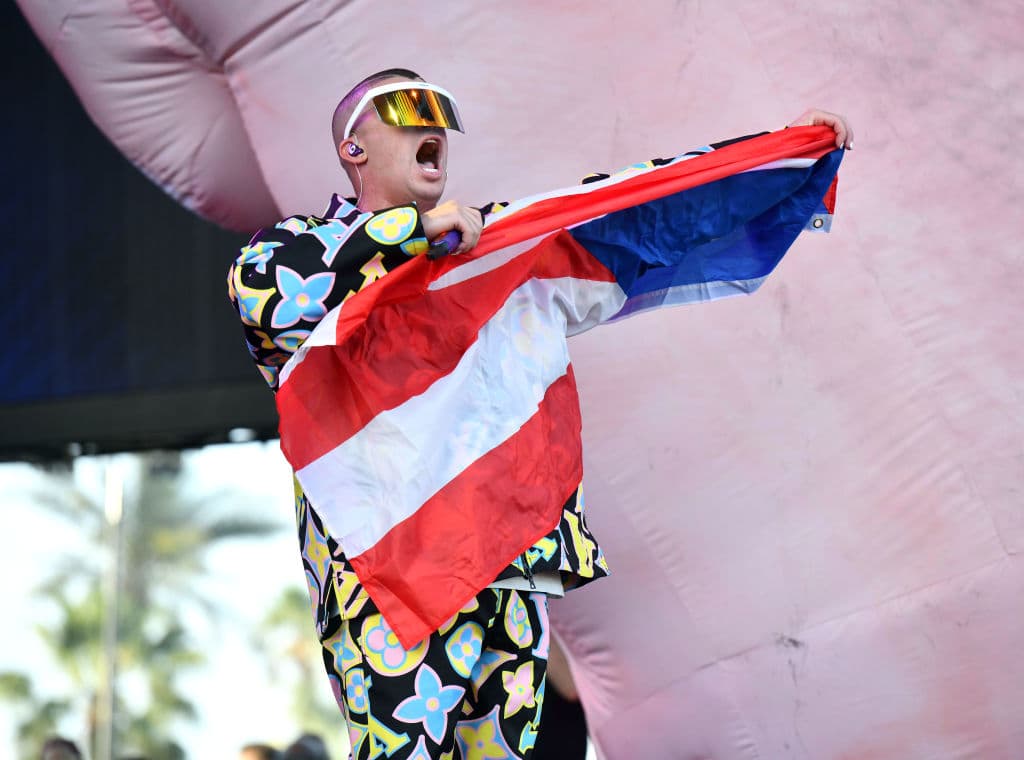 El ‘Conejo malo’ le rindió un tributo a Puerto Rico y hasta sacó la bandera.