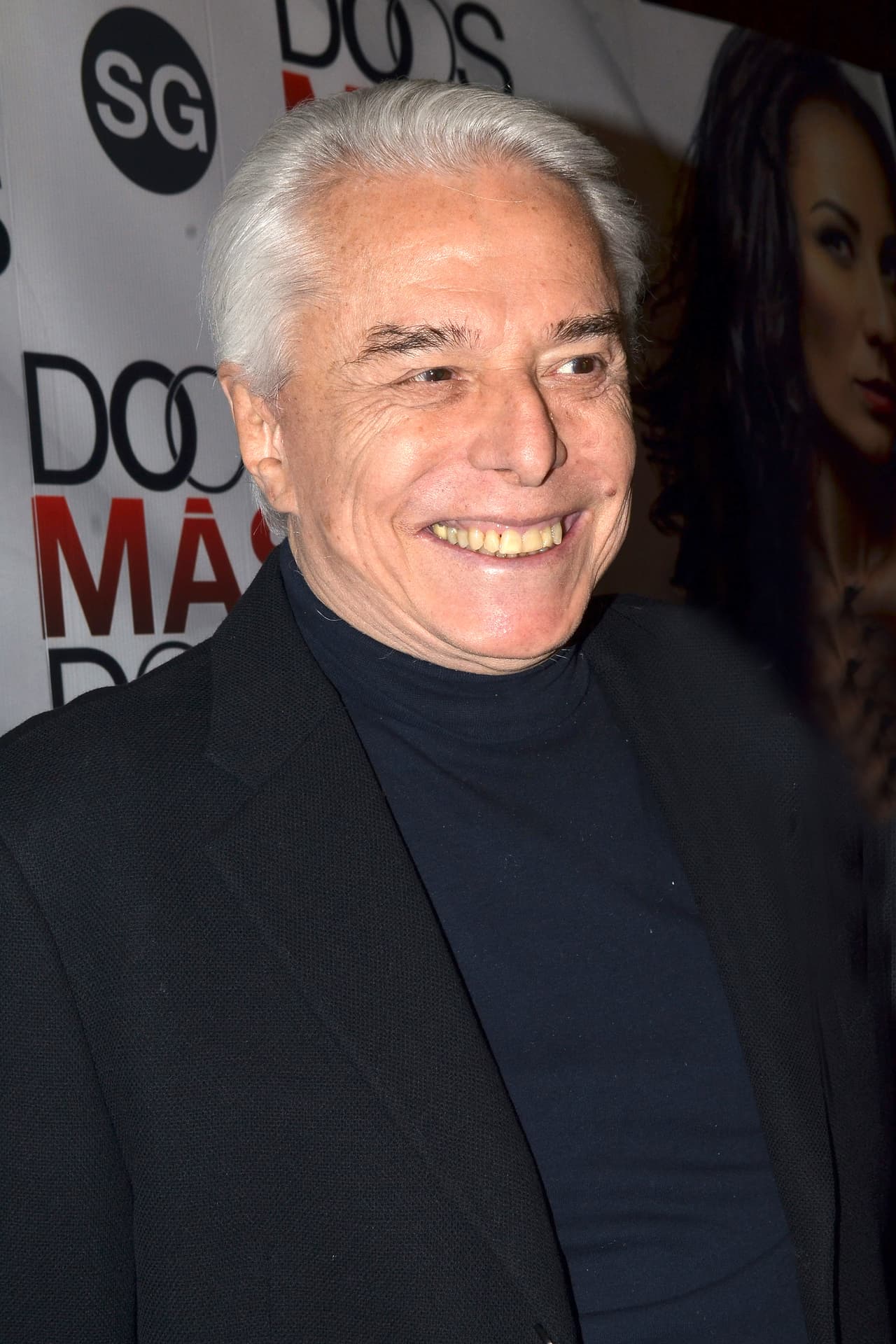 Enrique Guzmán publicó 
<b><a href="https://twitter.com/enriqueguzman/status/1164326619676213248" target="_blank">otro tuit </a></b>en el que insistió en que su intención es ayudar a resolver el 
<b><a href="https://www.univision.com/famosos/enrique-guzman-asegura-que-alejandra-no-logra-reconciliarse-con-su-hija-porque-a-frida-sofia-se-le-van-las-patas-fotos">pleito de Alejandra y su hija Frida.</a></b> Alegó que la intervención de Carmen Salinas no sirvió para ese propósito.