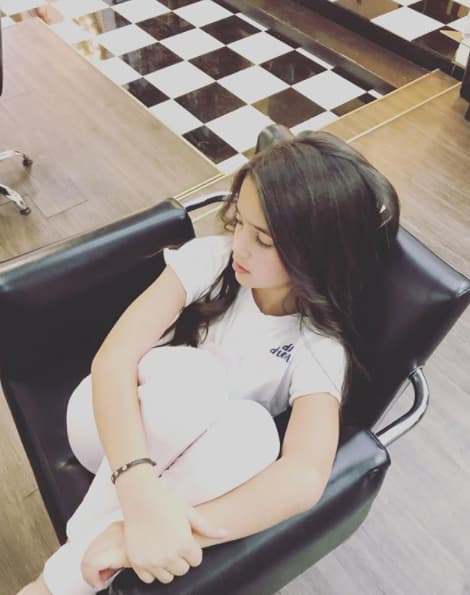 Julia nació con encondromatosis, un padecimiento congénito por el que nació con la pierna izquierda cinco centímetros más corta que la derecha.