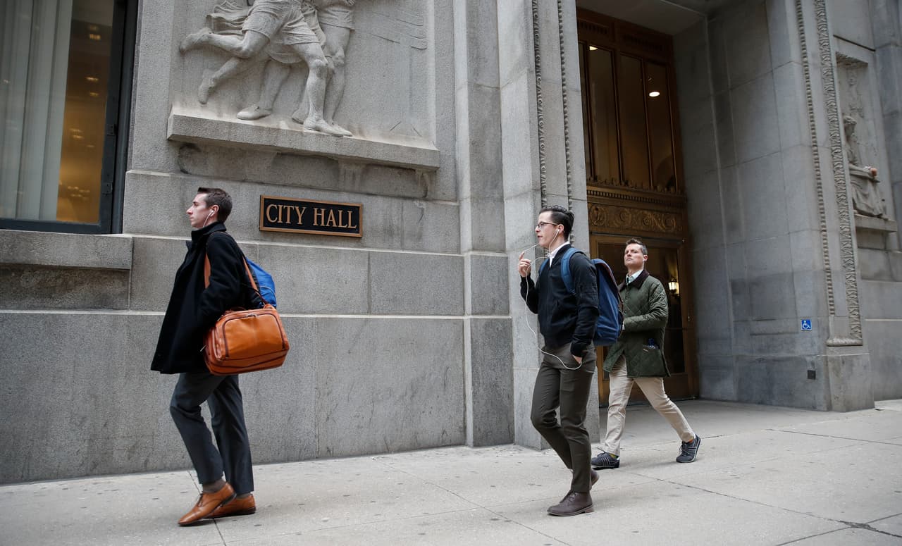 Esta mañana organizaciones locales se reunieron en la municipalidad para hablar sobre la ley SB 471 HB 2343 sobre los derechos de los trabajadores y lo que pueden hacer en caso de que sean contagiados con coronavirus.