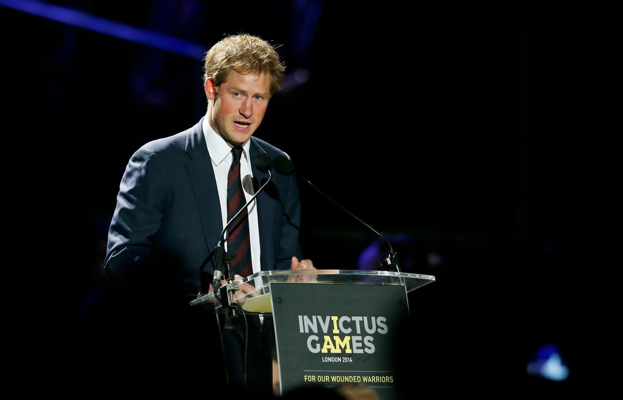 El príncipe Harry es el último que queda por casarse en la corona británica. Aquí, en el evento Invictus Games en Toronto, Canadá, donde conoció a su actual novia, la actriz Meghan Markle.