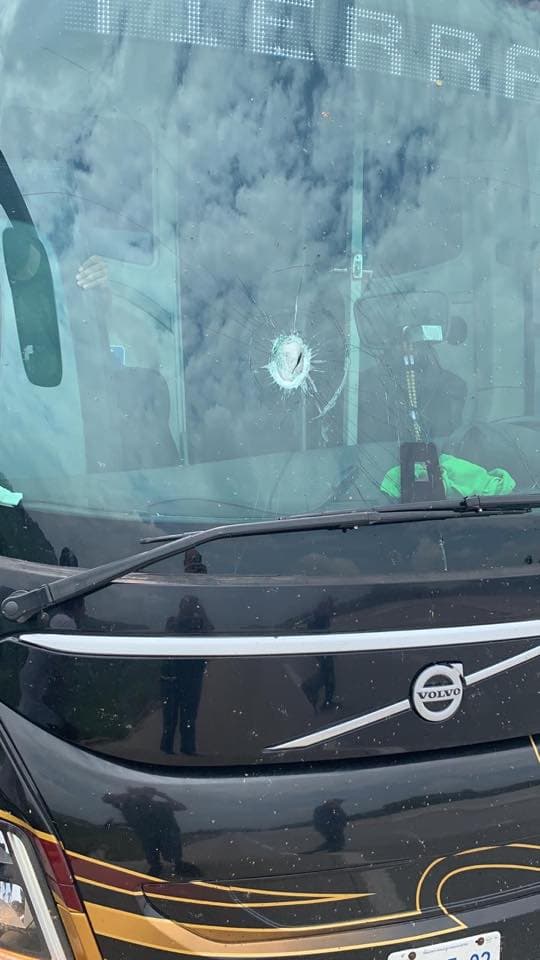 "Veníamos de un fin de semana de trabajo y [...] como a una hora y media de Guadalajara, en el libramiento, vimos que había por ahí varios jóvenes, de 20 o 25 años", contó