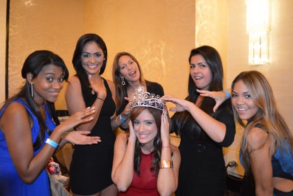 Aleyda Ortiz compartió con las chicas que audicionaron en Nueva York para Nuestra Belleza Latina 2015. ¡Y hasta consejo les dio a las chicas!