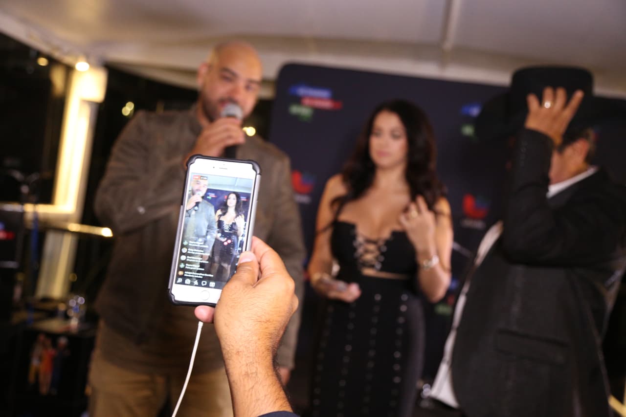 <b><a href="https://www.facebook.com/RaulElPelon/?fref=ts">Raúl 'El Pelón'</a></b>, 
<b><a href="https://www.facebook.com/carlamedranoo/?fref=ts">Carla Medrano </a></b>y 
<b><a href="https://www.facebook.com/andresmaldonadoelfeo/?fref=ts">El Feo</a></b> premiaron a sus oyentes con una noche inolvidable al lado de 
<b><a href="https://www.facebook.com/Calibre50Musica/?fref=ts">Calibre 50</a></b> en un bote privado.